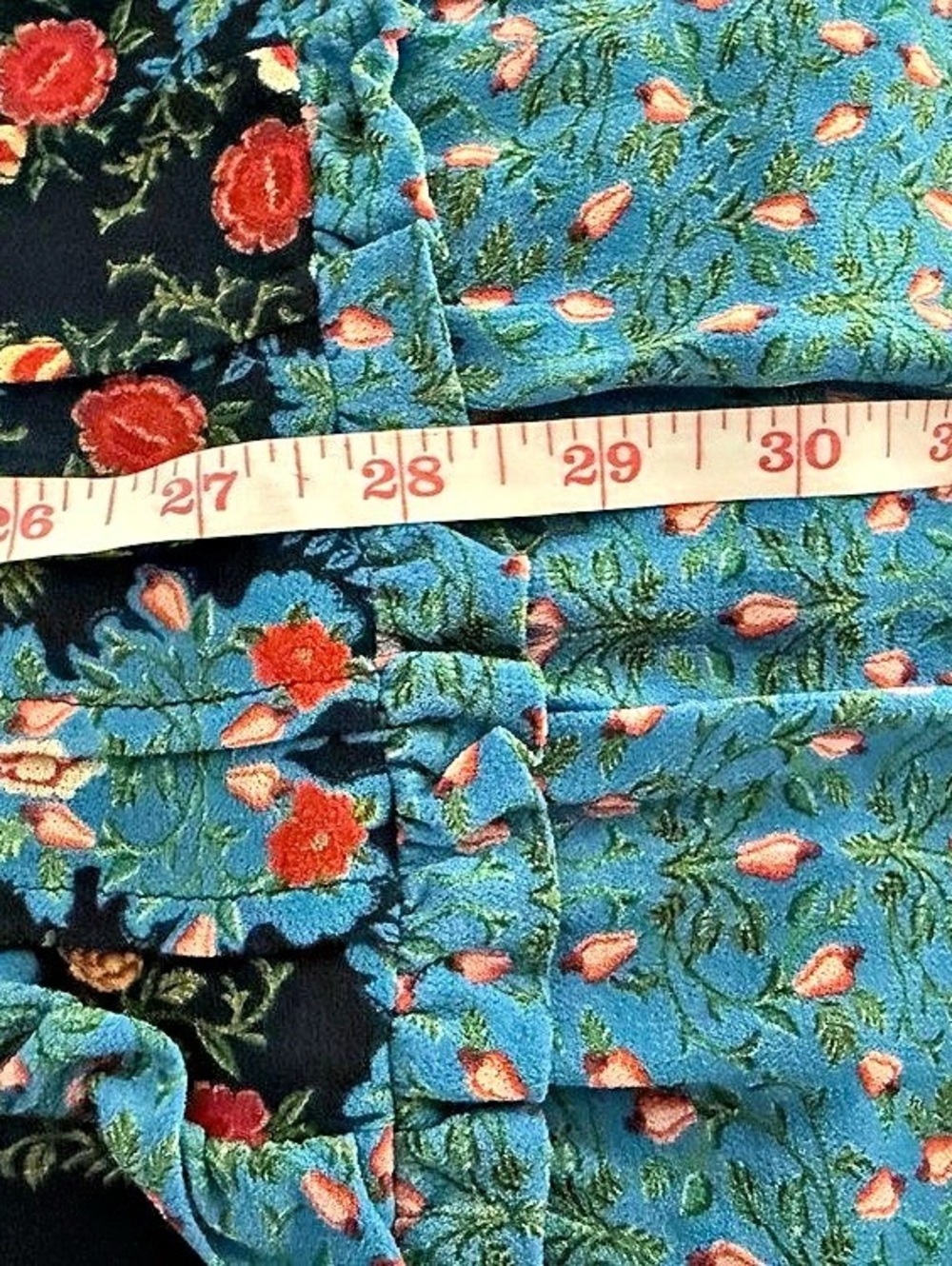 Farm Rio Floral Ruffle Hem Blouse in Blue & Black Size Medium - Picture 8 of 11